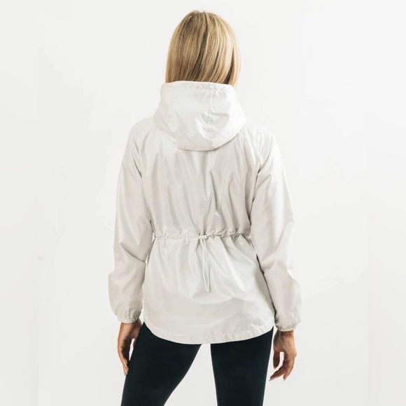 Alphalete Infinity Explorer Jacket in White (xs) - Picture 2 of 4